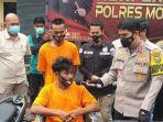 Kapolres-Mojokerto-Kota-menunjukkan-barang-bukti-hasil-kejahatan.jpg