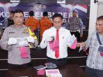 Kapolres-Sabang-didampingi-Kasat-Narkoba-saat-konferensi-pers-di-Mapolres-Sabang.jpg