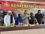 Kapolres-Simeulue-dalam-jumpa-pers-terkait-kasus-ayah-rudapaksa-anak-kandung.jpg