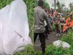 Karung-berisi-mayat-ditemukan-di-Sungai-Tarab-Tanah-Datar-Sumatera-Barat.jpg