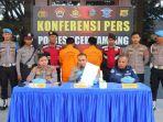 Kedua-tersangka-pembakaran-alat-berat-ditangkap-polisi-di-Aceh-Tamiang.jpg