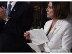 Ketua-DPR-AS-Nancy-Pelosi-saat-merobek-naskah-pidato-Donald-Trump.jpg