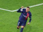 Kylian-Mbappe-Mau-Main-di-AC-Milan.jpg