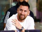 Lionel-Messi-Menonton-dari-Tribun.jpg