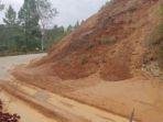 Longsor-menutupi-setengah-badan-Jalan-Kutacane-Blangkejeren.jpg