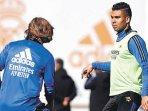 Luka-Modric-dan-Casemiro-saat-menjala.jpg
