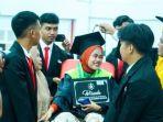 Mahasiswi UIN Mataram Ikut Wisuda Gunakan Ranjang Pasien Rumah Sakit, Kisahnya Viral di Media Sosial
