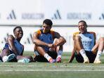 Mbappe-Bersama-Vinicius-Jr-dan-Jude-Bellingham.jpg