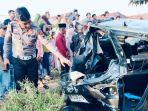 Mobil-Tertabrak-Kereta-Api-di-Brebes.jpg