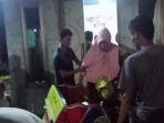 Pasutri-di-Gampong-Lampong-Krueng-Kecamatan-Kota-Sigli-saat-dievakuasi-ke-rumah-sakit.jpg