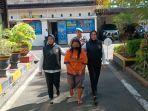 Pelaku-pengemasan-ulang-beras-SPHP-saat-digelandang-di-Mapolres-Malang.jpg