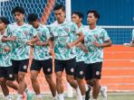 Pemain-Persiraja-Banda-Aceh-saat-menjalani-latihan-di-Stadion-H-Dimurthala.jpg