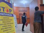 Penggeledahan-Kantor-BPKK-Aceh-Tengah.jpg