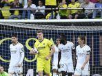 Penyerang-Villarreal-Alexander-Sorloth-mengambil-bola-setelah-mencetak-gol.jpg