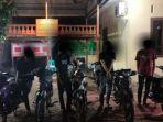 Personel-Polsek-Darul-Imarah-mengamankan-tujuh-remaja-saat-balapan-liar-di-Jalan-Soekarno-Hatta.jpg