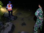 Petugas-melakukan-pencariandi-pinggiran-sungai-Reudeup-Kecamatan-Montasik.jpg