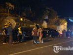Polisi-melakukan-olah-TKP-di-lokasi-kecelakaan-maut-di-Mojokerto.jpg