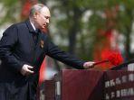 Presiden-Rusia-Vladimir-Putin-menghadiri-upacara-peletakan-karangan-bunga-di-Makam-Prajurit.jpg