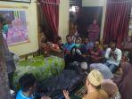 Suasana-di-rumah-duka-almarhum-Camat-Pulau-Banyak.jpg