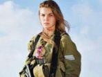Tentara-perempuan-Israel-IDF-yang-diidentifikasi-bernama-Barkitzi-Matania-Artzi.jpg