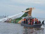 Tim-penyelamat-mencari-korban-setelah-penerbangan-Precision-Air-jatuh-ke-Danau-Victoria.jpg