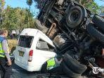 Truk-trailer-menimpa-minibus-di-Tanjakan-Tompak-Kecamatan-Ampel-Boyolali.jpg