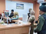 Wilayatul-Hisbah-Aceh-Tamiang-ketika-merazia-hotel.jpg