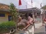 eorang-ibu-muda-asal-Tasikmalaya-meninggal-dunia-saat-mengikuti-lomba-balap-karung-perayaan-HUT-RI.jpg