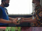 petugas-rutan-kelas-ii-b-sigli-menyerahkan-barang-bukti-ganja.jpg