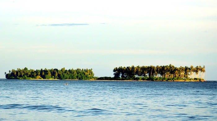 
Pulau Dua di Kecamatan Bakongan Timur, Kabupaten Aceh Selatan. 
