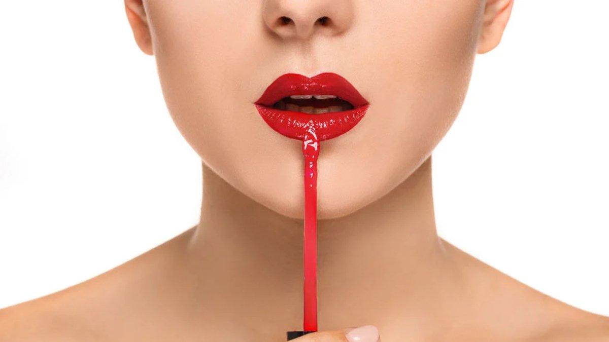 16 Daftar Lip Glaze yang Bikin Bibir Lembap dan Shiny Lengkap dengan Harga