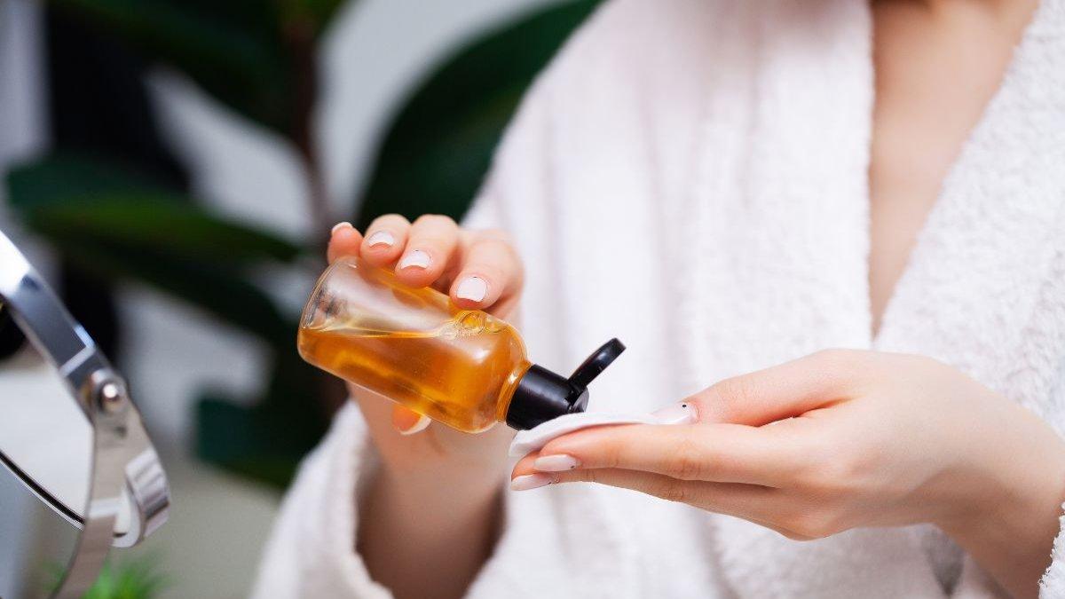 30 Daftar Toner untuk Mengeksfoliasi Wajah, Bersihkan Sel Kulit Mati dengan Efektif
