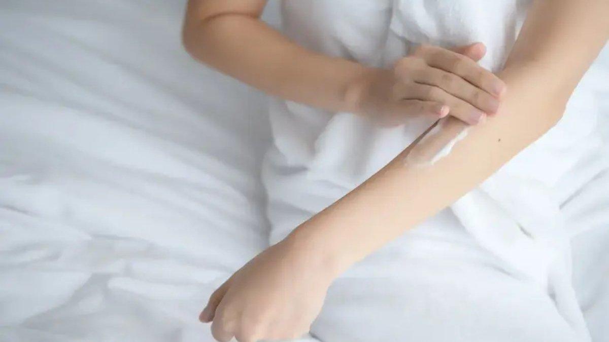 4 Rekomendasi Body Serum di Bawah 50 Ribu yang Lembapkan dan Cerahkan Kulit - Tribunshopping.com