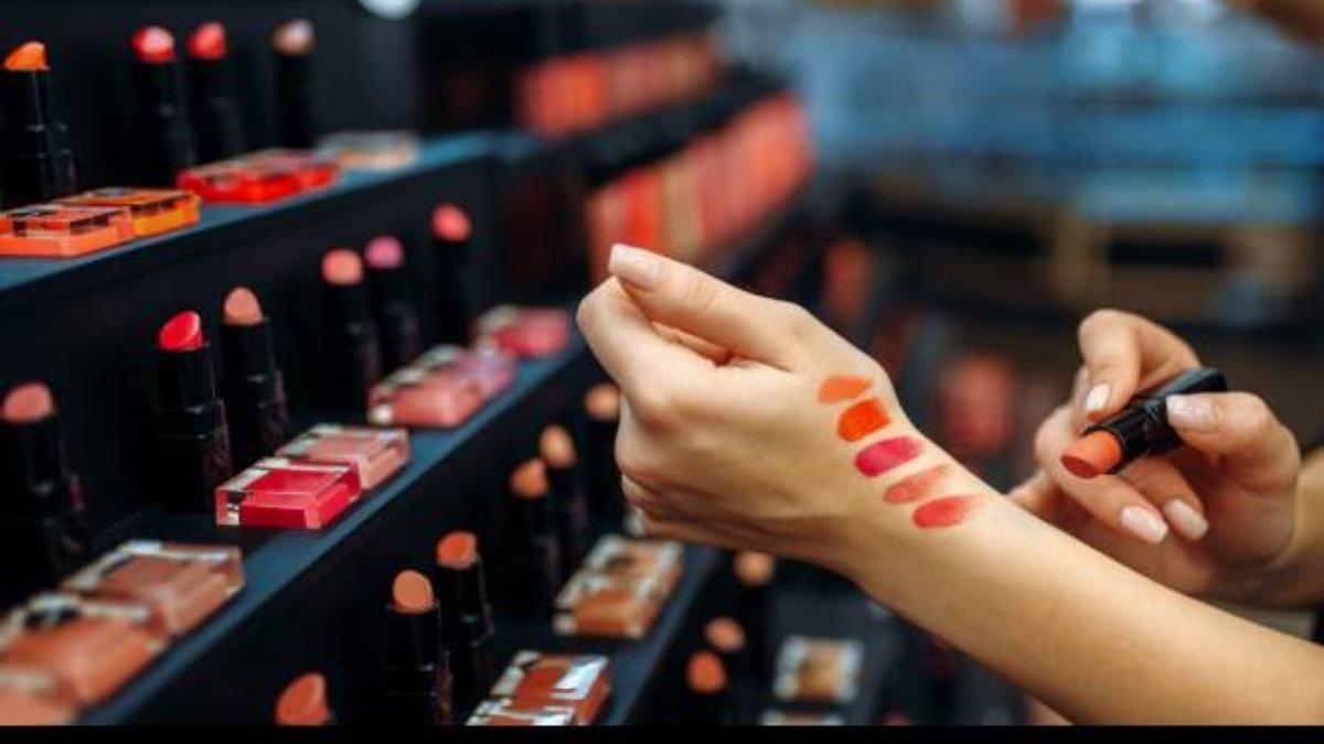 5 Tips Mencoba Tester Makeup Agar Aman di Kulit dan Tetap Higienis - Tribunshopping.com