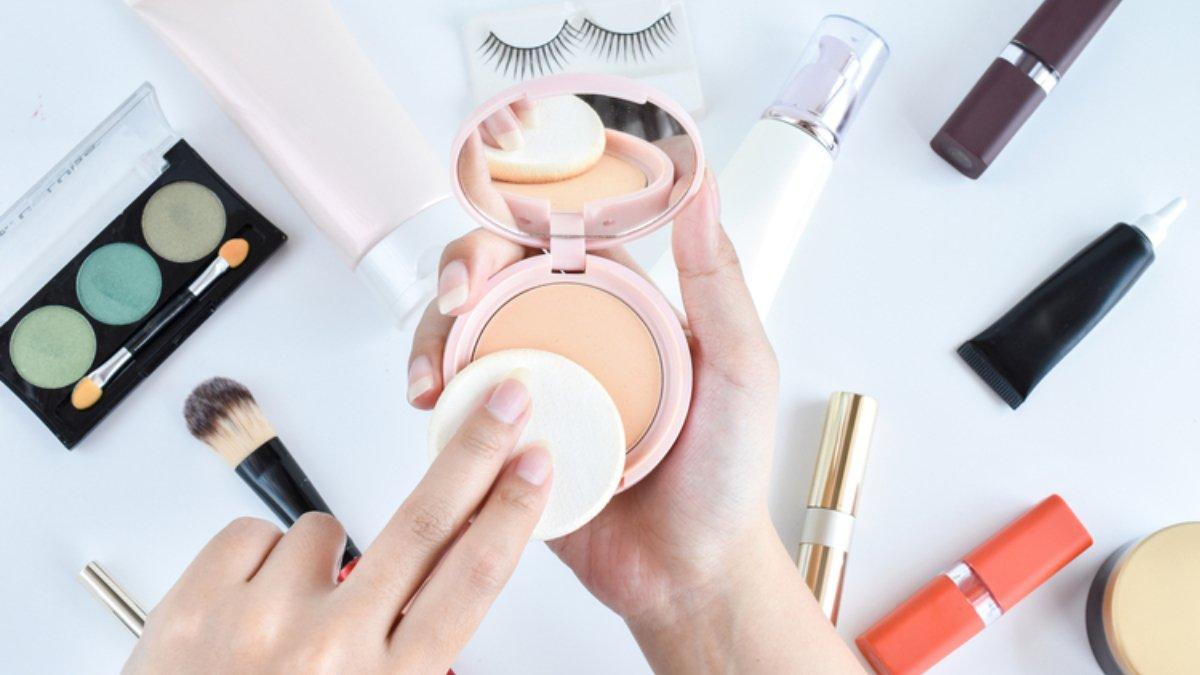 7 Rekomendasi Bedak Padat yang Full Coverage dan Awet Sepanjang Hari