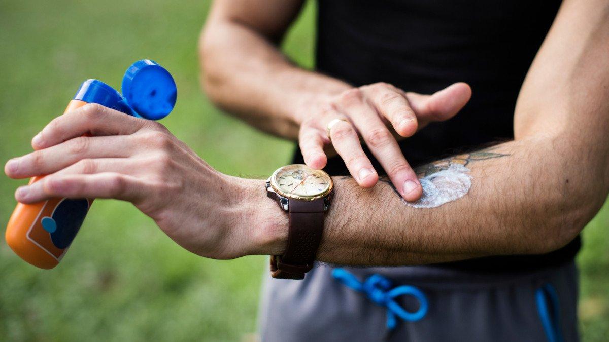 Sunscreen untuk kulit pria.