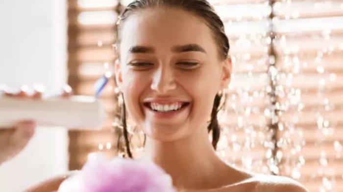 9 Rekomendasi Sabun Mandi dengan Wangi Tahan Lama, Mulai Aroma Strawberry Hingga Vanilla