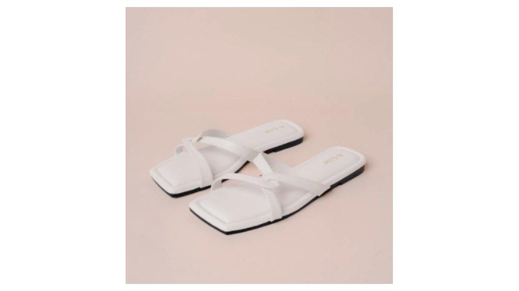 Aline Chelsy Sandal Flat Wanita PU Leather