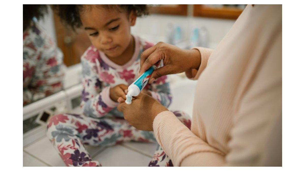 Anak Rutin Gosok Gigi