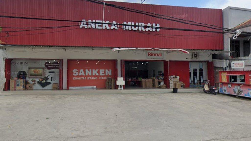 Foto Toko Aneka Murah Bulukumba di Jl. Jend Sudirman, Bentengnge, Kecamatan Ujung Bulu, Kabupaten Bulukumba, Sulawesi Selatan 92511, yang diambil Google Maps pada Maret 2025.