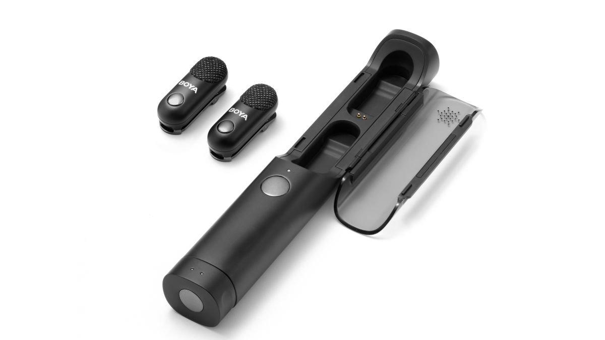 Desain charging case dan transmitter BOYA Magic