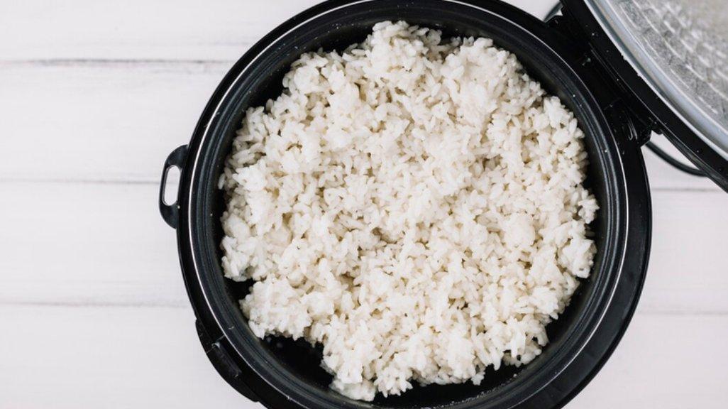 9 Cara Memasak Nasi agar Tidak Cepat Kering di Magic Com - Tribunshopping.com