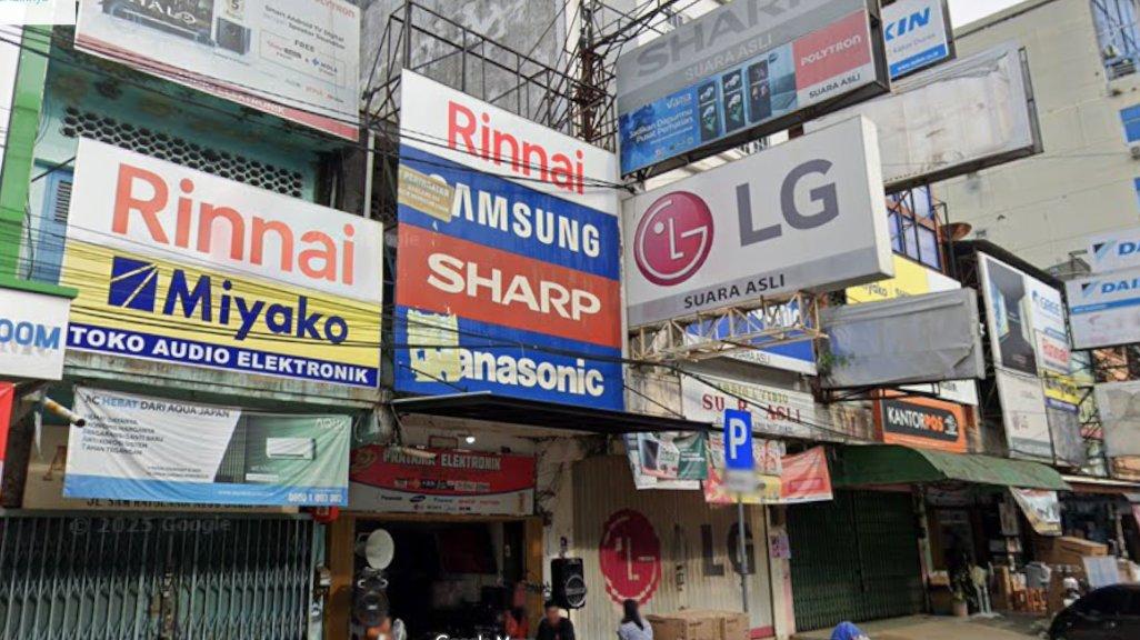 Foto toko elektronik Suara Asli yang diambil Google Maps pada Desember 2023.