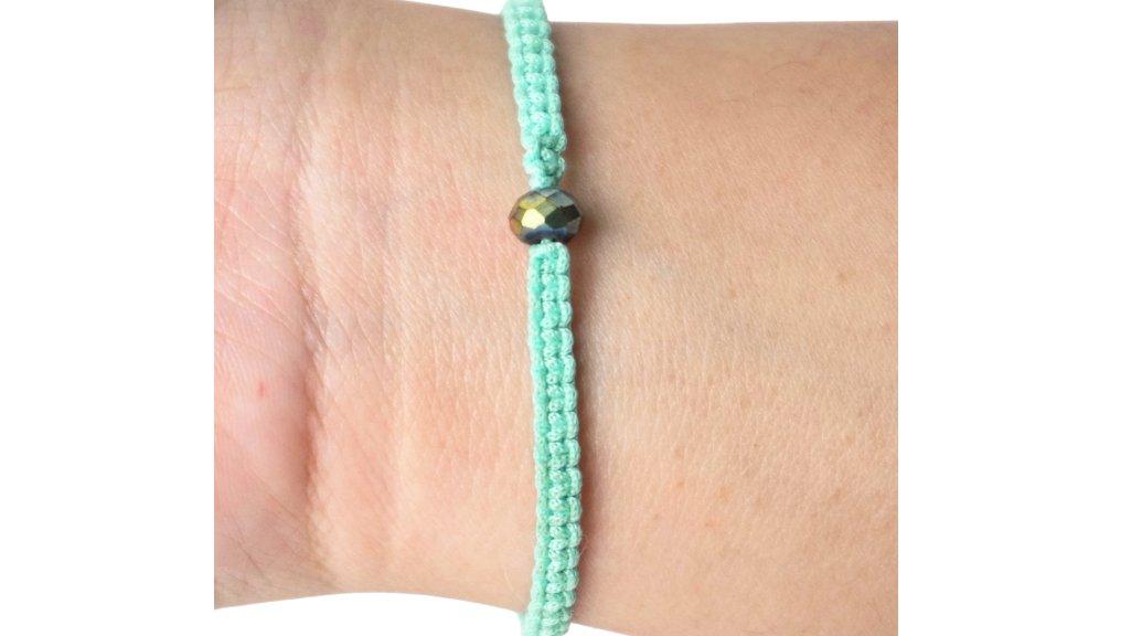 Gelang Tali Giok dengan Batu Kristal dari Kinarya Aksesoris