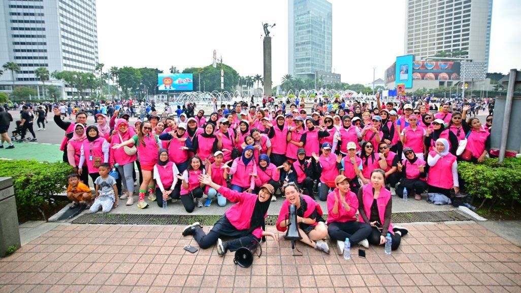 Antusias tinggi, Glow Walk With Beautica di CFD Sudirman sukses digelar, diikuti 100+ peserta dengan games, doorprize, dan 500++ eyeliner gratis.