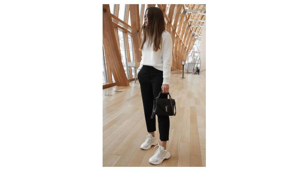 Ilustrasi Tips Memilih Sepatu Sneakers untuk Wanita