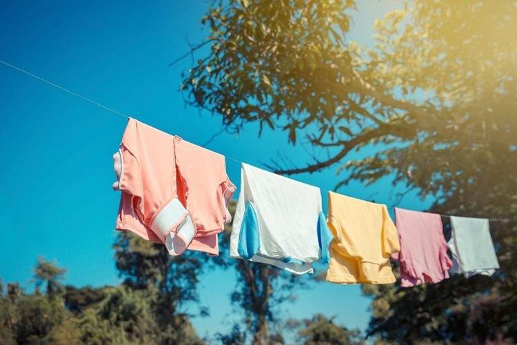 Ilustrasi baju pakaian tenun dengan benar