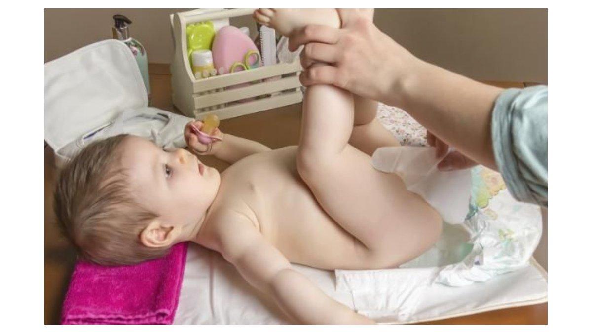 Bayi ganti popok