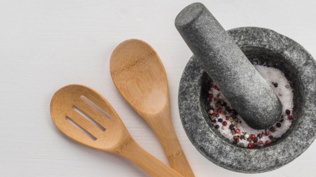 Ilustrasi cobek batu.