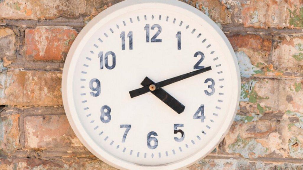 Ilustrasi jam dinding.